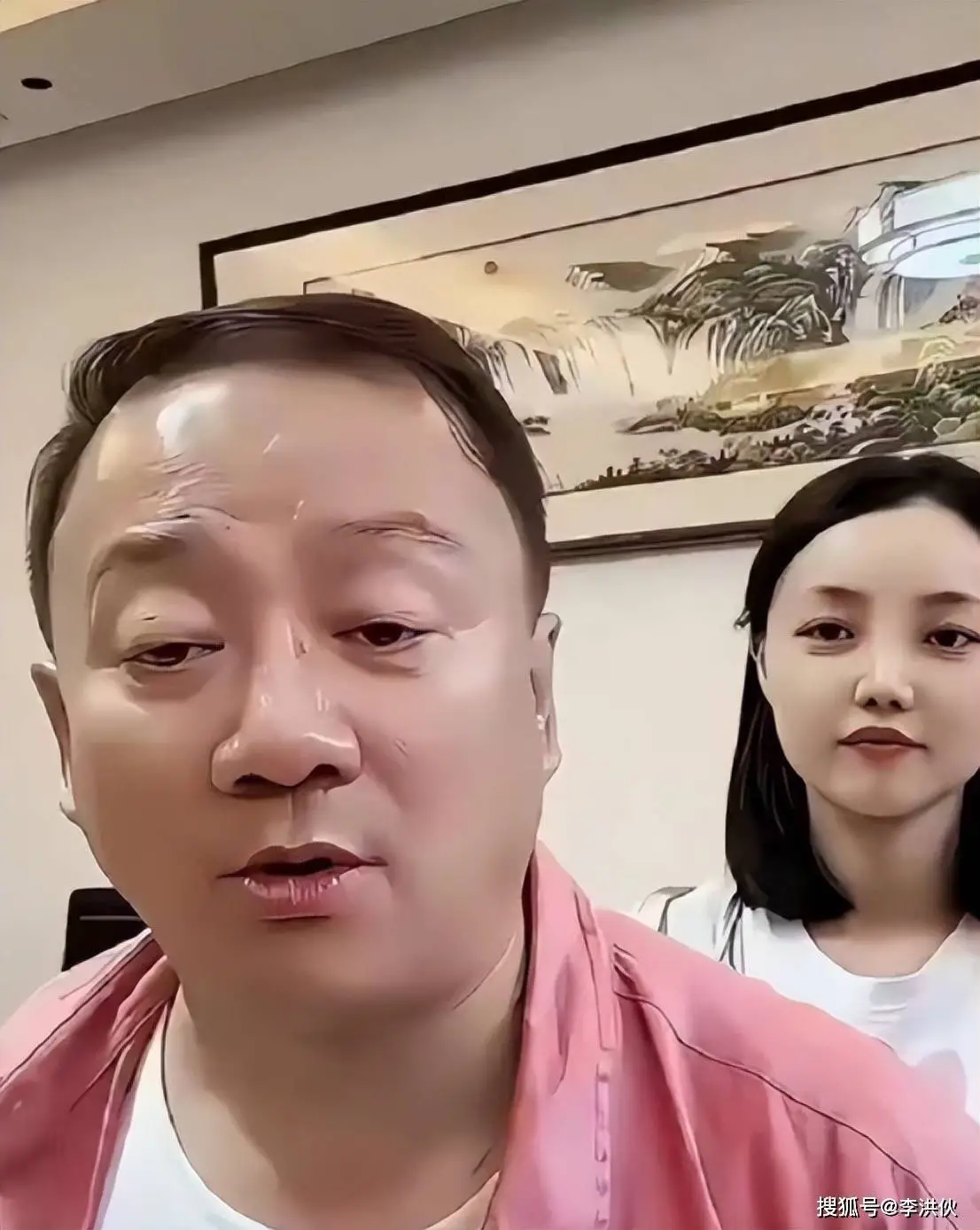 “谢广坤”发怒了！直播间与网友互怼，直言找小30岁老婆是自己能耐