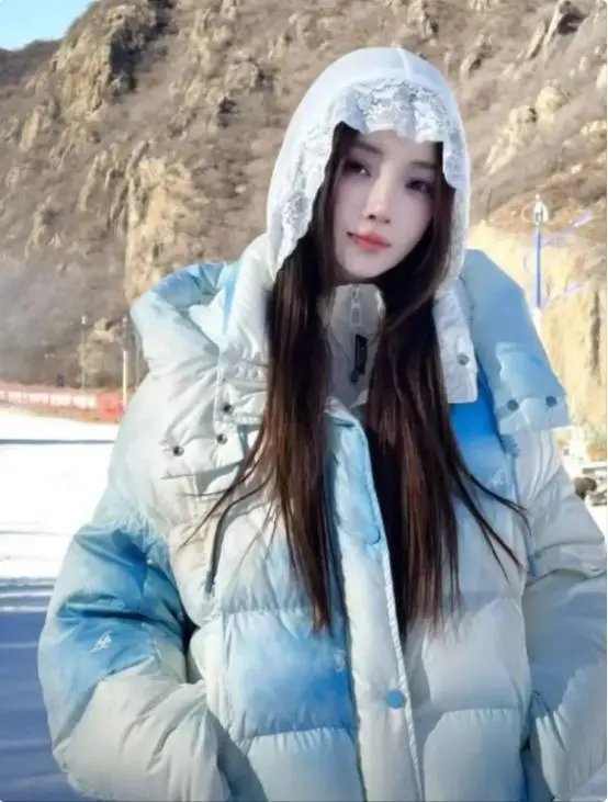 李小璐晒滑雪视频，网友狂刷周淑怡，李小璐：你认识你爸妈吗