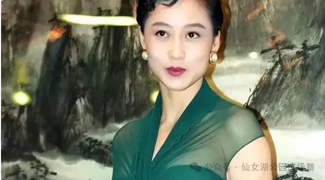 利智：嫁给李连杰才是心碎的开始，婆婆张凤兰至死都没有原谅她