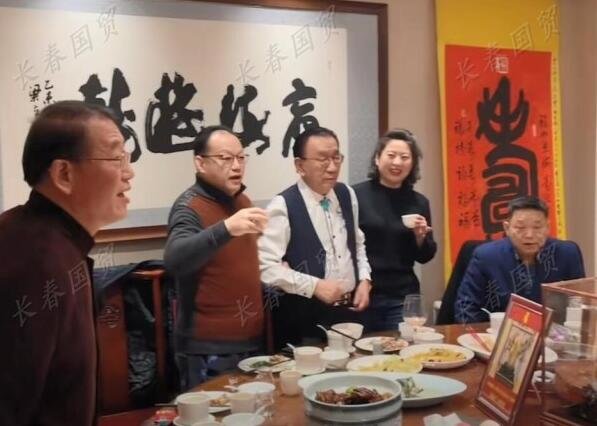 侯耀华77岁庆生现场照曝光：邀请好友及晚辈参加，唯独未见何云伟