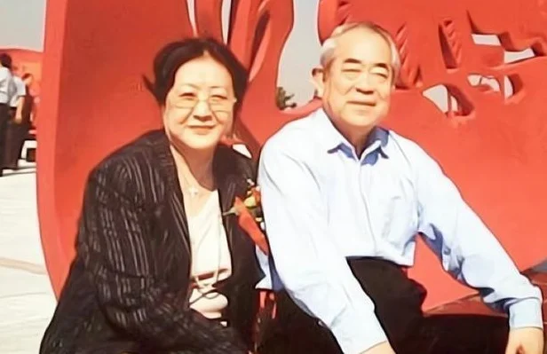 范曾昔日三段婚姻：靠朋友接济，却与友妻私会10年，还把人家儿子改了姓